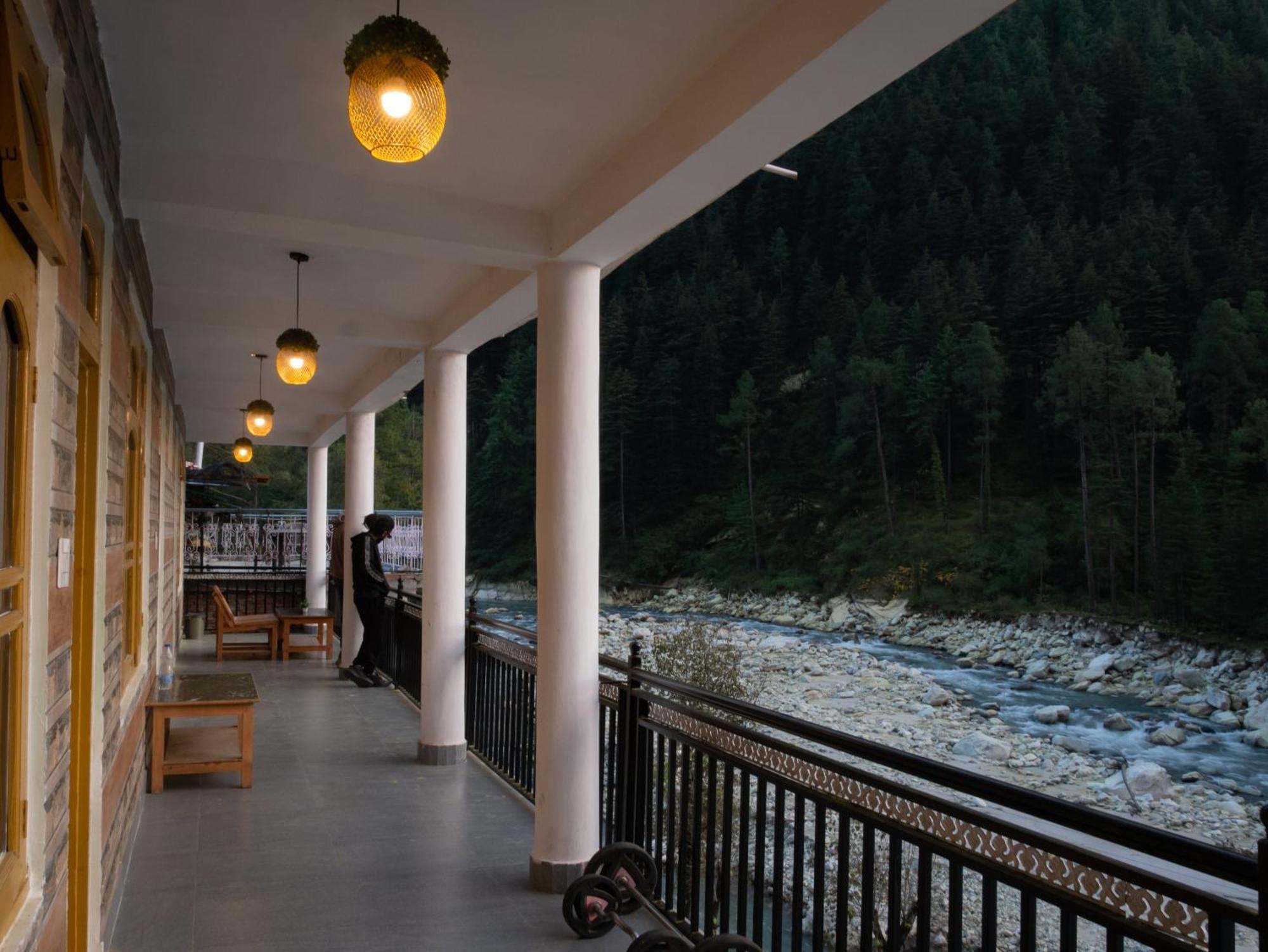 Wabi Sabi Riverside Hostel كاسول المظهر الخارجي الصورة